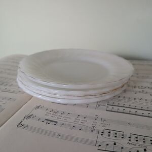 Anchor Hocking Suburbia Set Of 4 White and Gold Dinner Side Plates Set